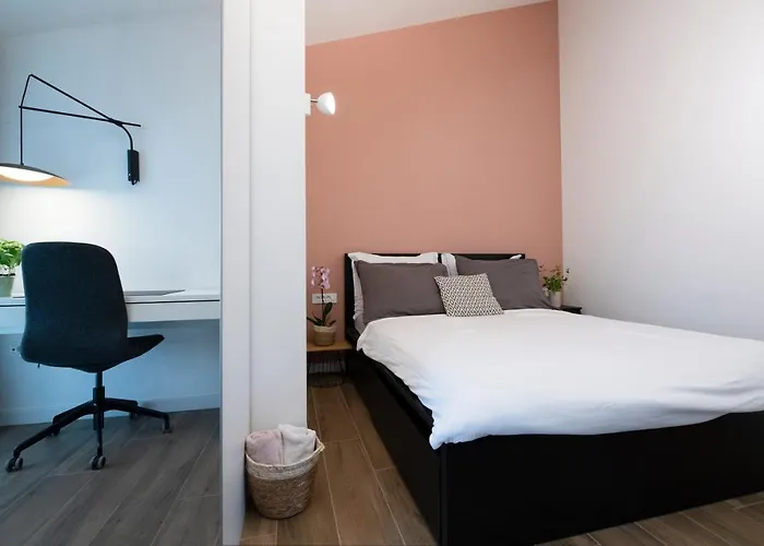 Apartment Peaceful Family In