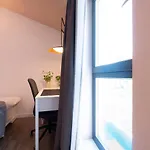Peaceful Family In Πόρετς