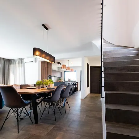 Marcante Family With A Pool Apartamento