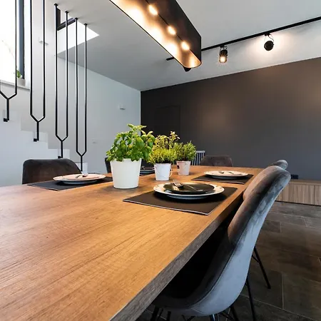 Marcante Family With A Pool Apartamento Poreč