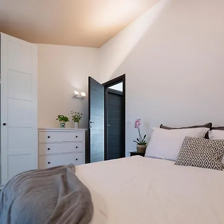 Marcante Family With A Pool Lejlighed Poreč