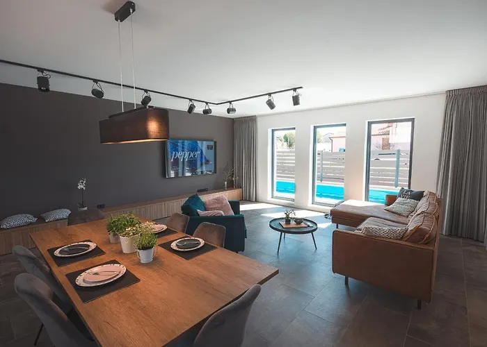 Peaceful Family In Poreč