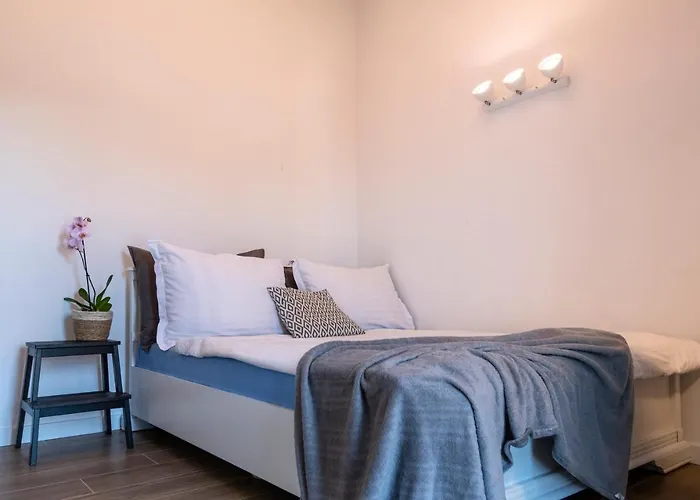 Peaceful Family In Apartamento *